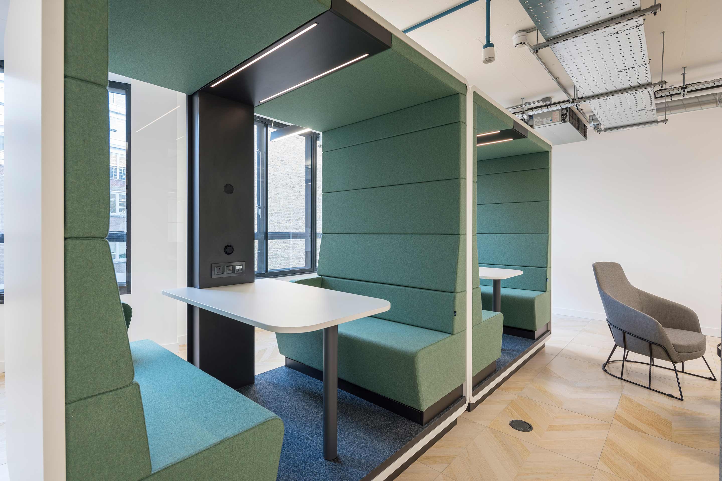 Collaboration and meeting booths for Farringdon Point