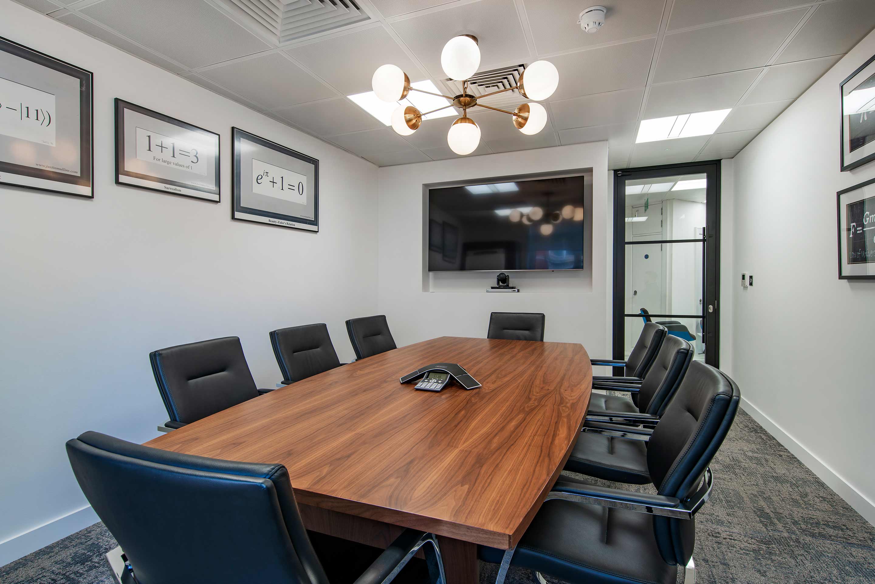 Boardroom and meeting space for Pearl Diver Capital