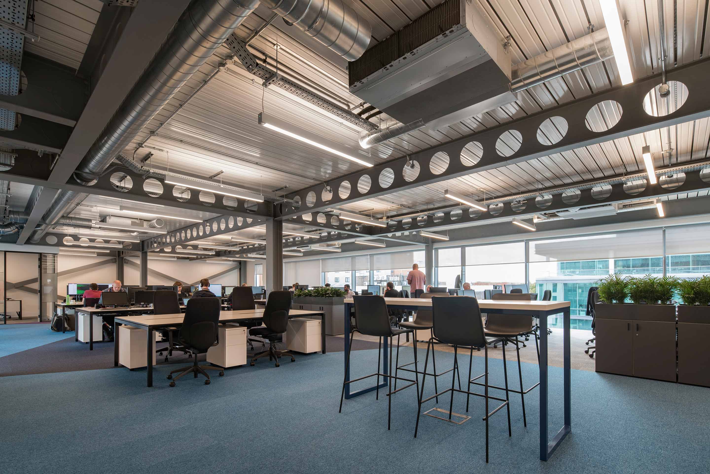 Collaborative desking and benching for Salmon